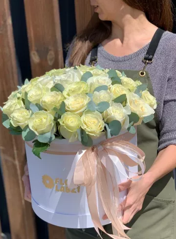 35 роз композиция «Белое облако» от интернет-магазина цветов в 