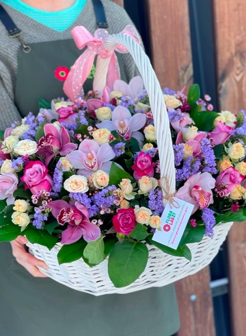 Композиция в корзине &laquo;Мон плезир&raquo; от интернет-магазина цветов в 