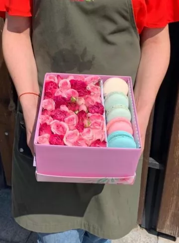 Композиция в коробочке &laquo;Радужное утро&raquo; от интернет-магазина цветов в 