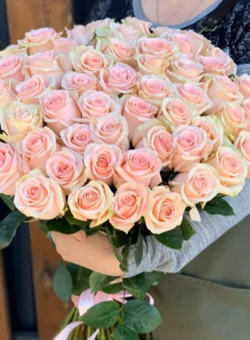 Монобукет из розовых роз от интернет-магазина цветов в 