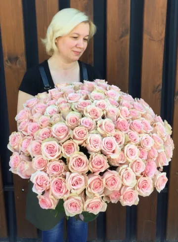 101 роза «Тысяча поцелуев» от интернет-магазина цветов в 