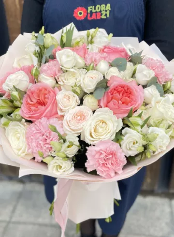 Авторский букет &laquo;Завтрак у Тиффани&raquo; от интернет-магазина цветов в 