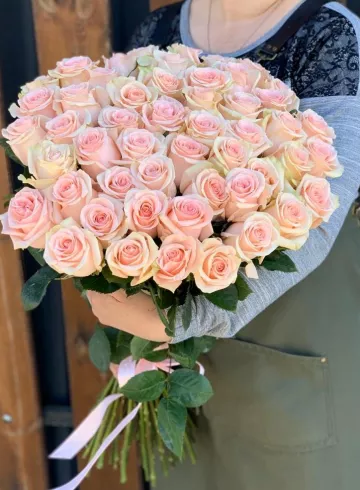 51 нежно-розовая роза «Розовое-розовое» от интернет-магазина цветов в 