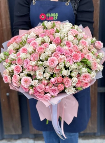 51 кустовая роза «Нежное ассорти» от интернет-магазина цветов в 