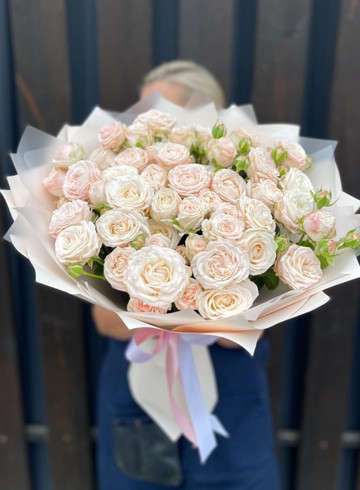 Пионовидные розы Мадам Бомбастик от интернет-магазина цветов в 