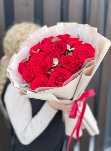 15 роз  «Секреты чародейки» от интернет-магазина цветов в 