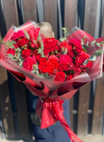 Авторский букет &laquo;Песнь пламени&raquo; от интернет-магазина цветов в 