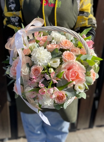 Композиция в корзине «Утро любви» от интернет-магазина цветов в 