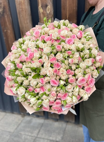 101 роза «Нежное ассорти» от интернет-магазина цветов в 