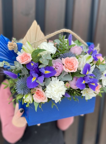 Композиция в ящике «Волны и ветер» от интернет-магазина цветов в 