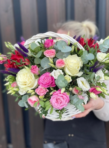 Композиция в корзине «Морской бриз» от интернет-магазина цветов в 