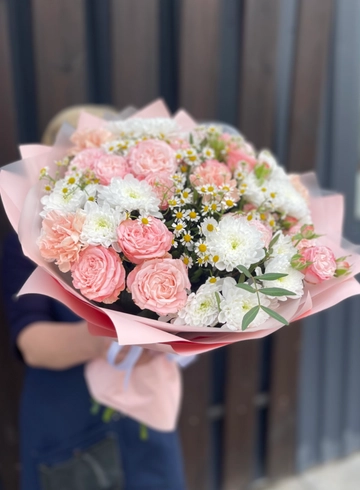 Сборный букет «Хрупкость и легкость» от интернет-магазина цветов в 