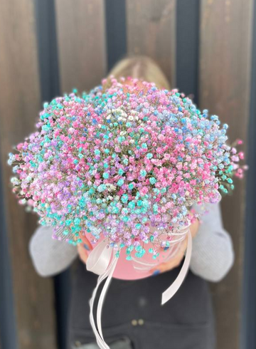 Композиция в шляпной коробке «Мисс Очарование Mini» от интернет-магазина цветов в 