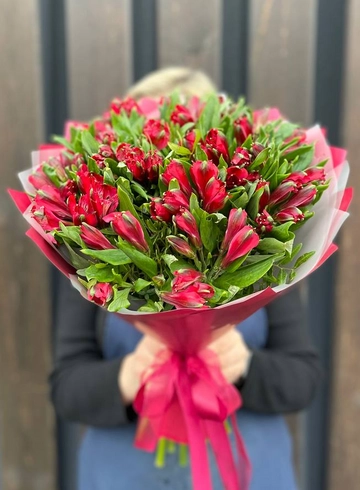 Монобукет 15 красных альстромерий от интернет-магазина цветов в 