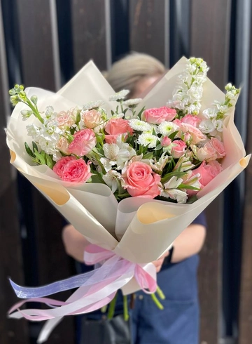 Сборный букет «Барселона» от интернет-магазина цветов в 