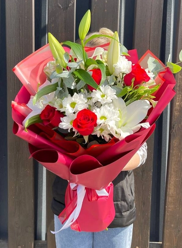 Сборный букет «Биаритц» от интернет-магазина цветов в 