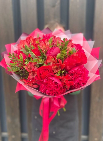 Триобукет &laquo;Красотка&raquo; от интернет-магазина цветов в 