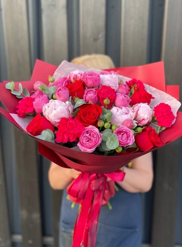 Авторский букет «Эпатаж» от интернет-магазина цветов в 