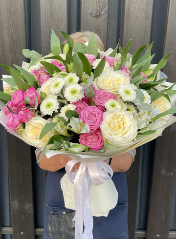 Сборный букет «Романтичный вечер» от интернет-магазина цветов в 