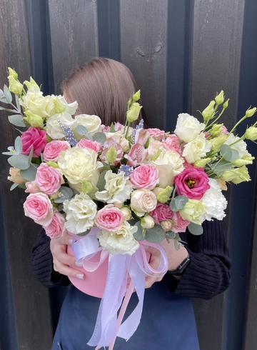 Композиция в шляпной коробке «Палермо» от интернет-магазина цветов в 