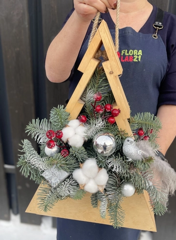 Композиция в ящике &laquo;Ёлочка&raquo; от интернет-магазина цветов в 