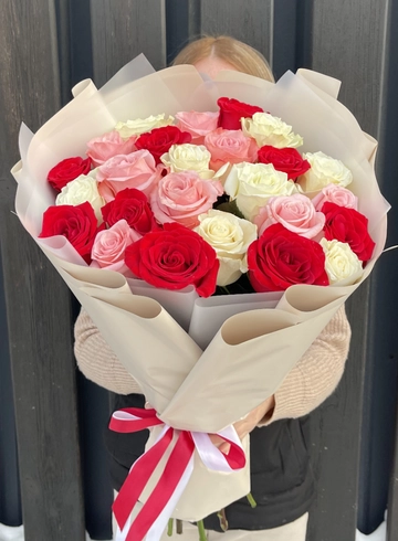 25 роз &laquo;Скитлз&raquo; от интернет-магазина цветов в 