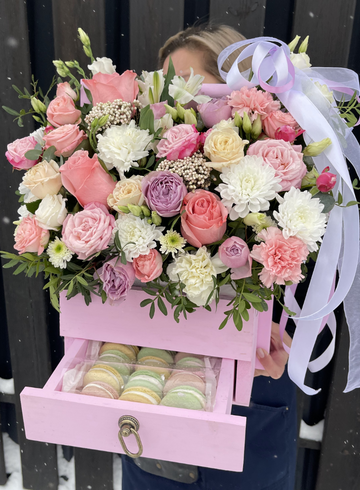 Композиция в ящике &laquo;Давай Вместе&raquo; от интернет-магазина цветов в 