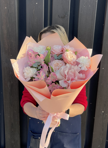 Сборный букет &laquo;Авантаж&raquo; от интернет-магазина цветов в 