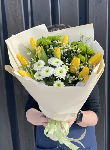 Триобукет &laquo;Первые листья&raquo; от интернет-магазина цветов в 