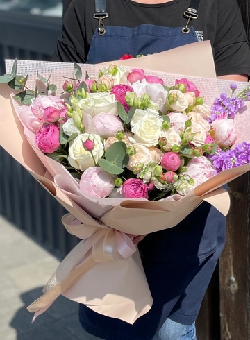 Сборный букет &laquo;Для вас!&raquo; от интернет-магазина цветов в 