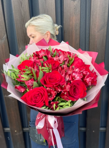 Дуобукет «С большой любовью» от интернет-магазина цветов в 