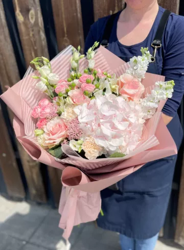 Авторский букет «Хорошие новости» от интернет-магазина цветов в 