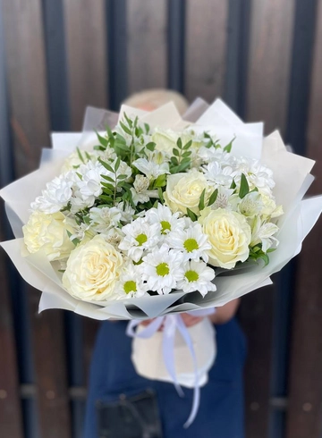 Триобукет «Воздушный поцелуй» от интернет-магазина цветов в 