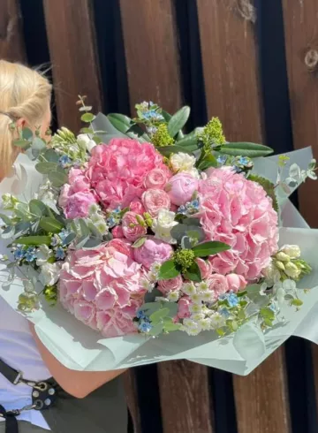 Авторский букет &laquo;Розовый вечер&raquo; от интернет-магазина цветов в 