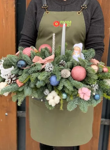 Композиция к застолью от интернет-магазина цветов в 